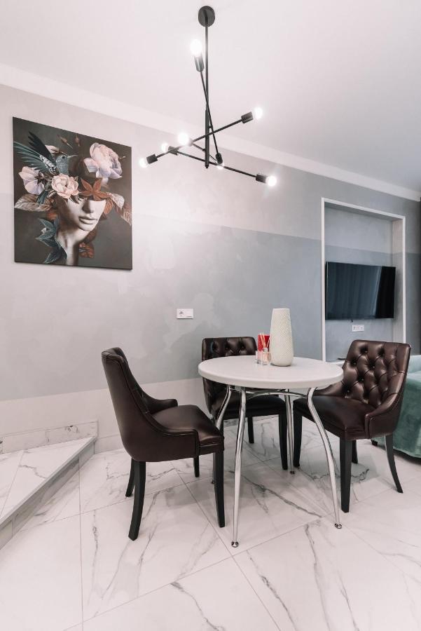 Royal Tower Vip Smart Apartments 1 Kiev Buitenkant foto