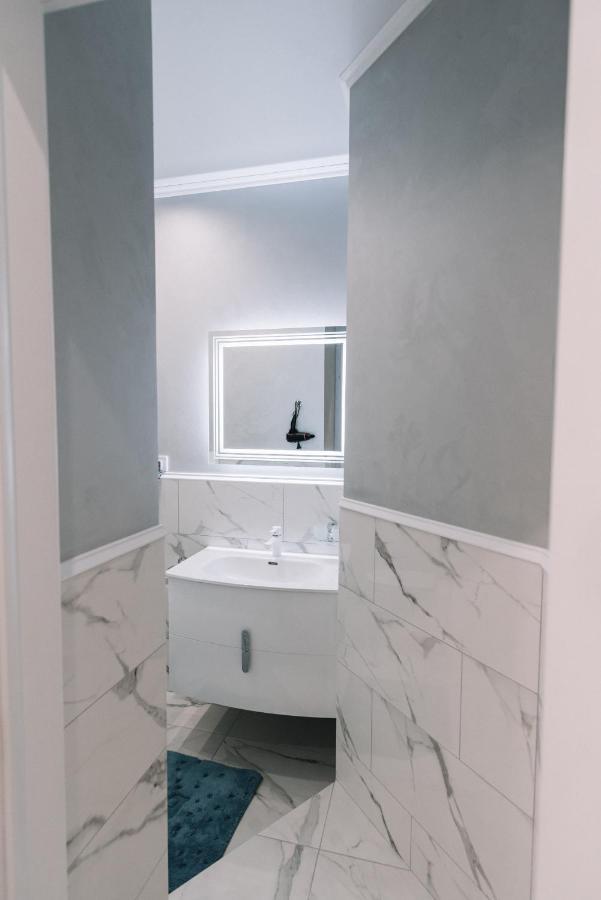 Royal Tower Vip Smart Apartments 1 Kiev Buitenkant foto
